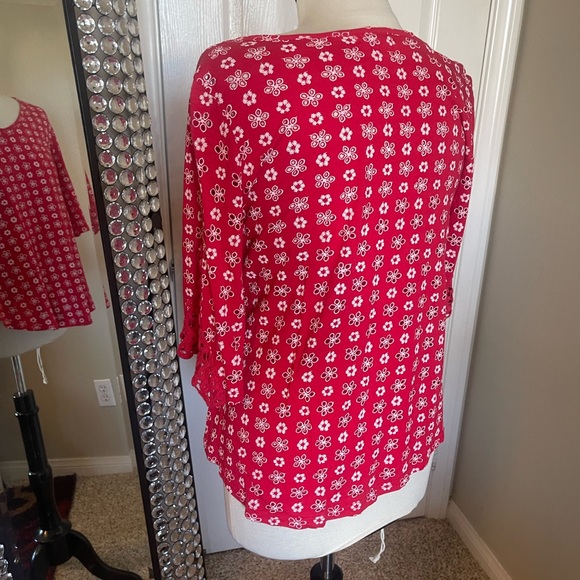Red and white seersucker blouse - Picture 2 of 5